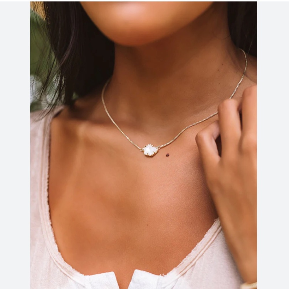 Kendra Scott Tess Pendant Necklace